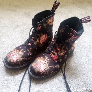 Dr. Martens US size 6 Black Floral Boots Victorian Pink Rose Canvas Airwair Docs